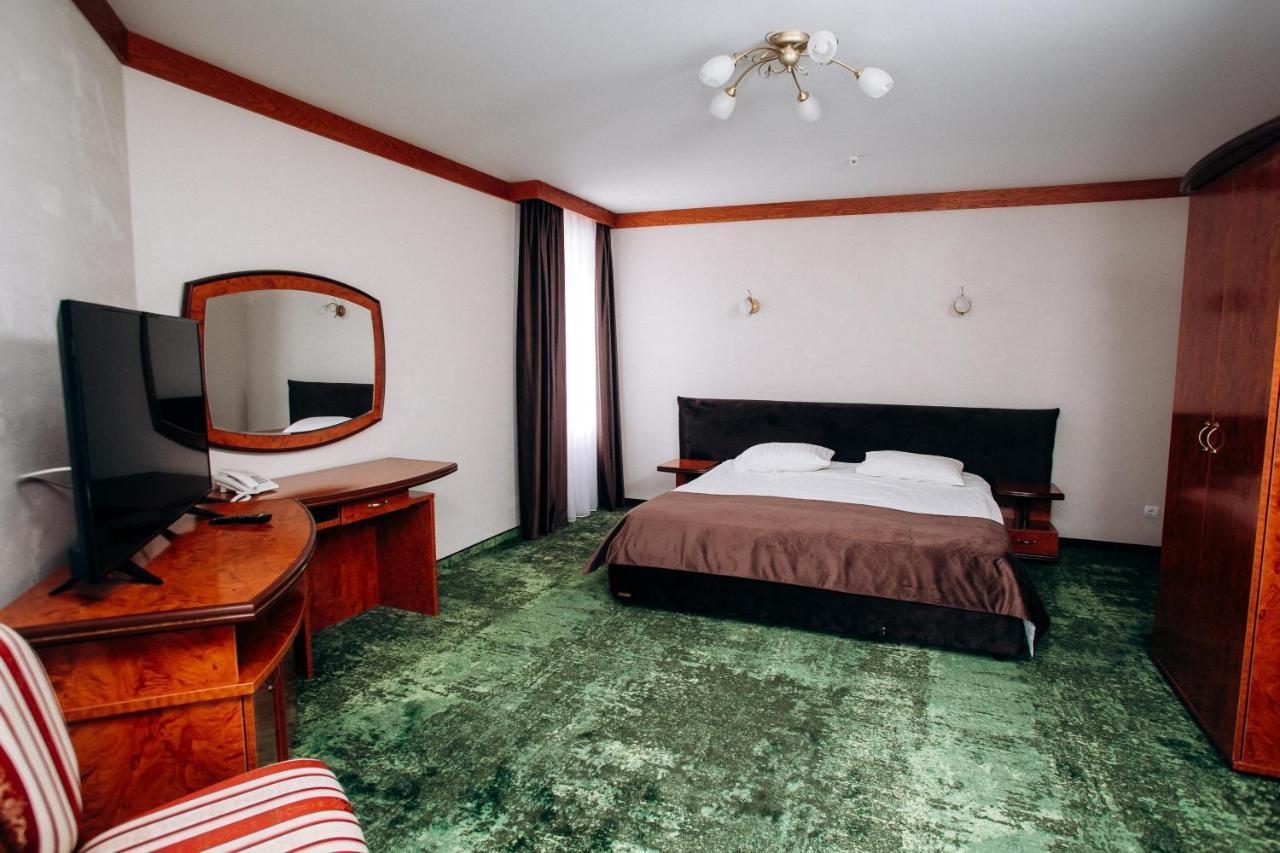 Stanislavsky Hotel Group 亚列姆切 外观 照片