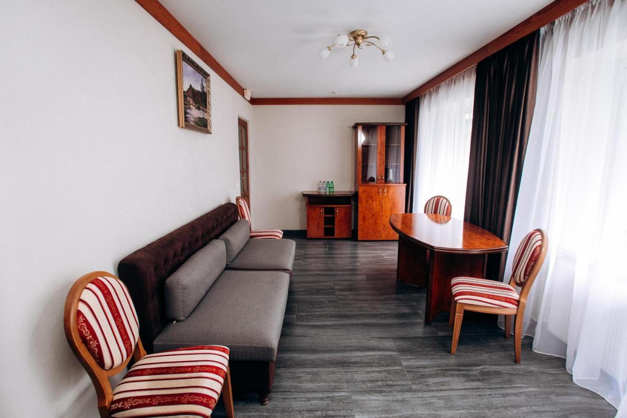 Stanislavsky Hotel Group 亚列姆切 外观 照片