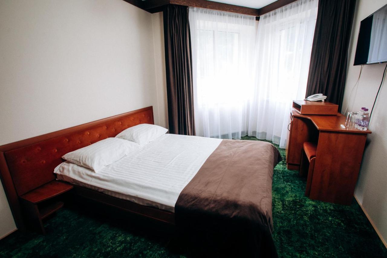 Stanislavsky Hotel Group 亚列姆切 外观 照片