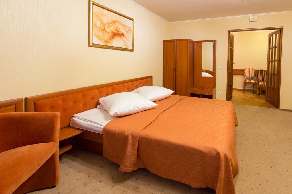 Stanislavsky Hotel Group 亚列姆切 外观 照片